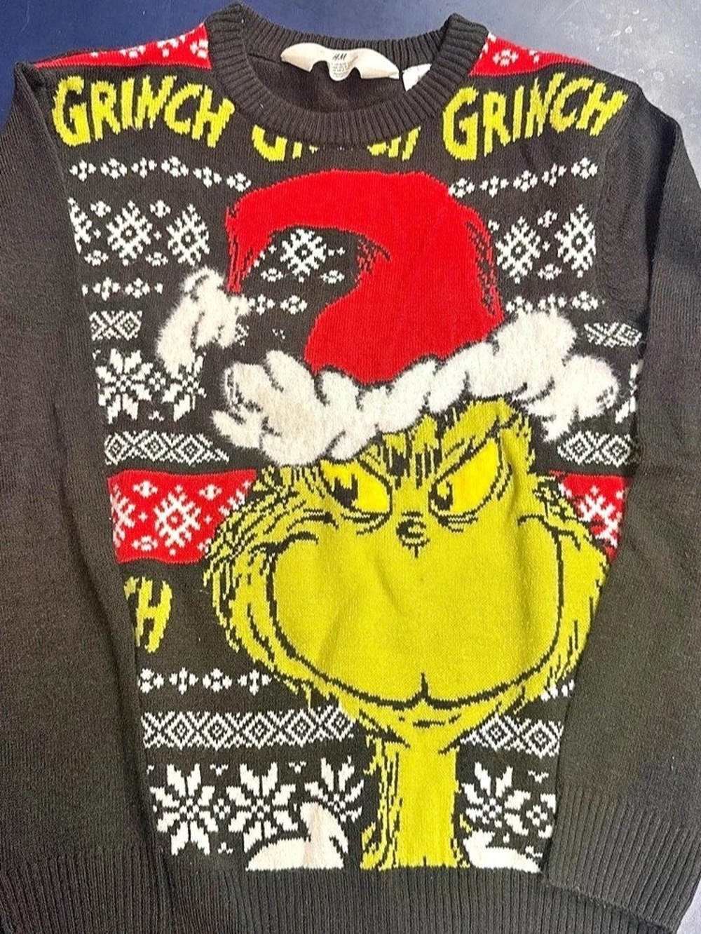 H&M Grinch graphic sweater in Black Size Medium Like New